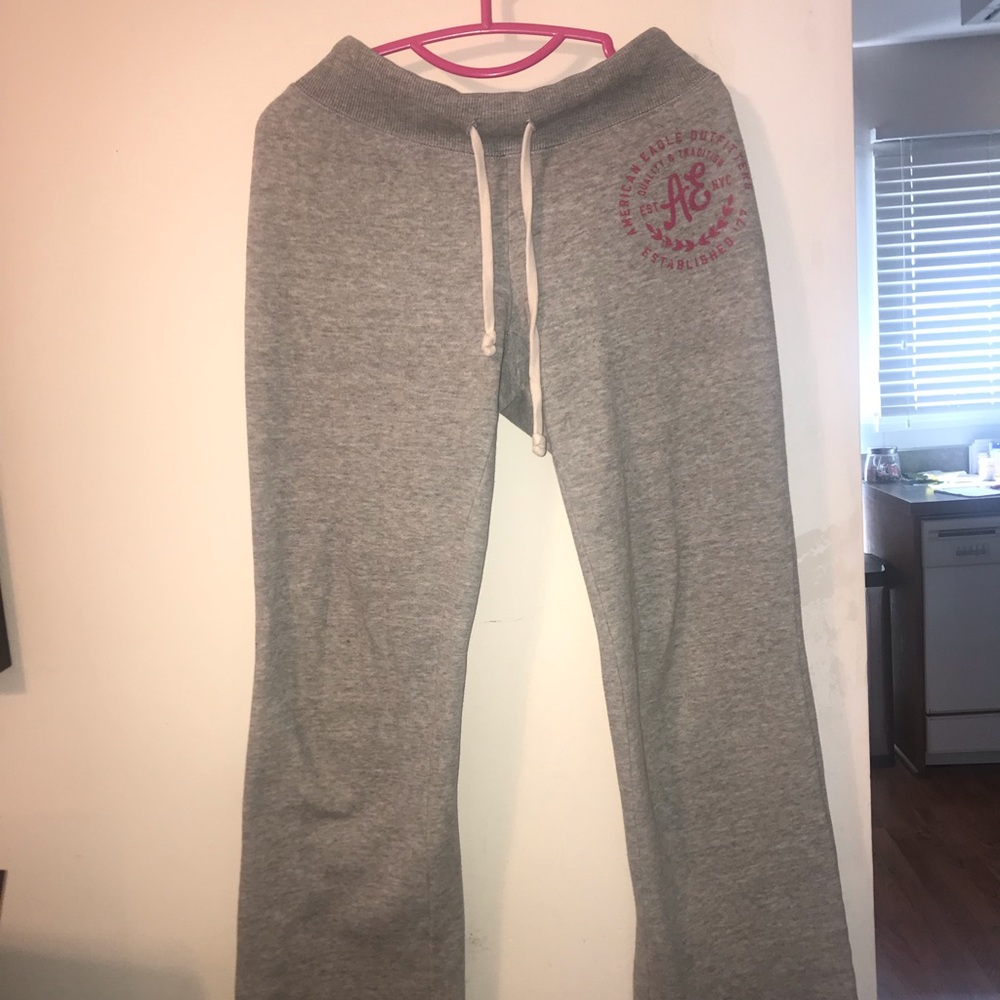 Gray American Eagle sweatpants